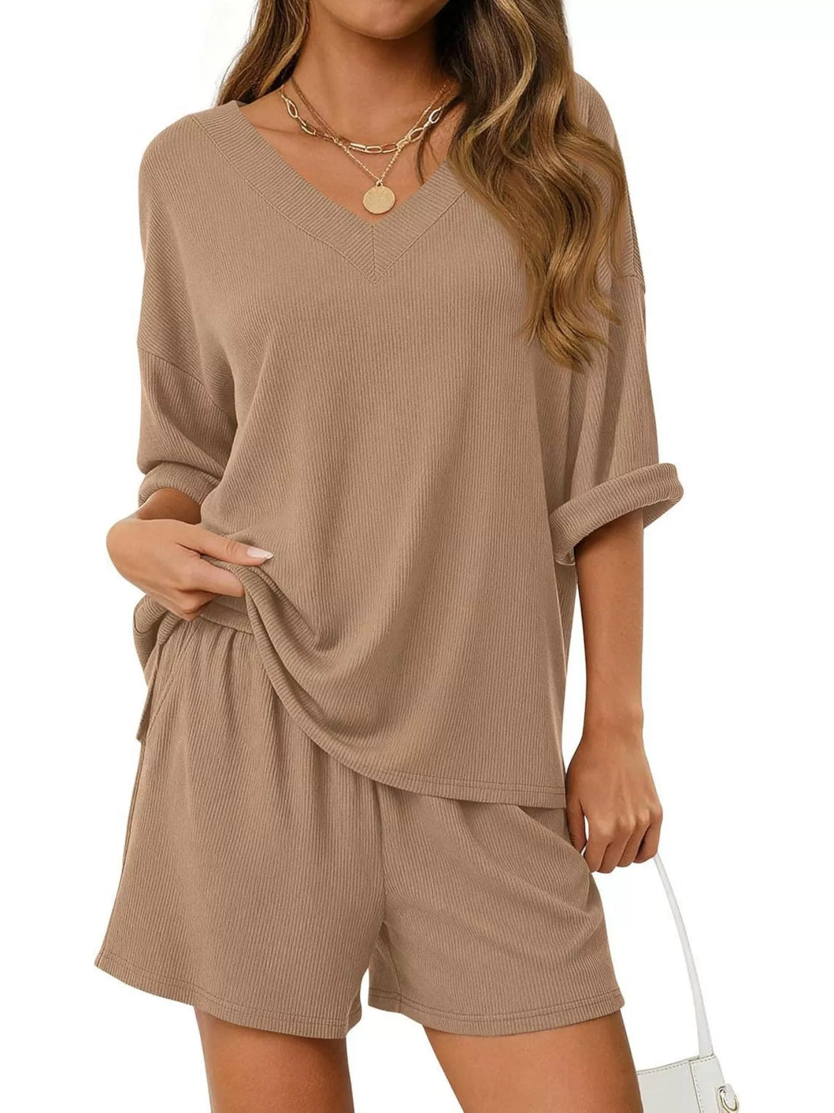 V neck top and pocketed shorts matching set detail