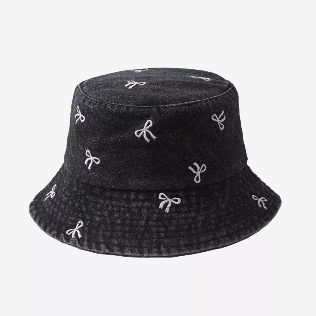 Bucket hat worn on model showing the all round brim