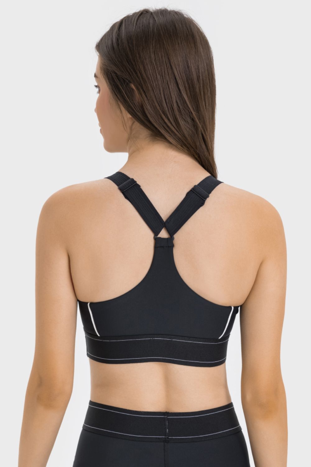Cropped sports bra fabric detail