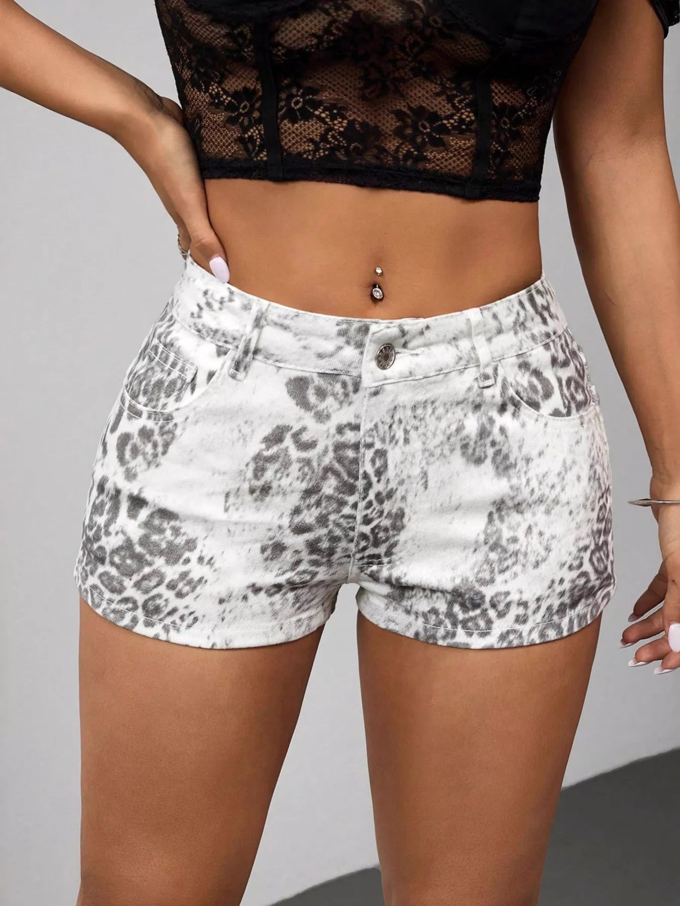 Leopard Print Denim Shorts - Fashorio