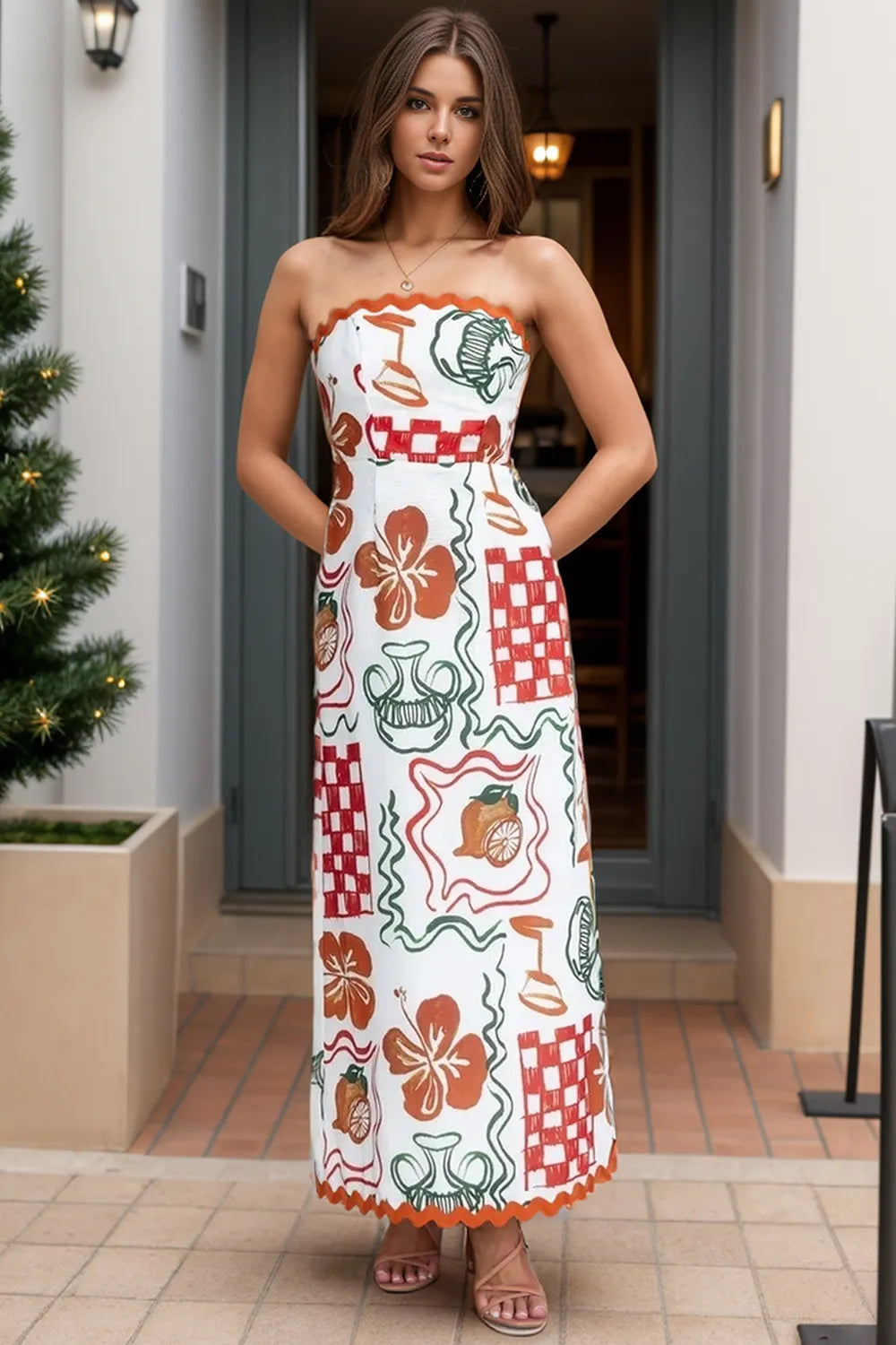 Strapless neckline detail