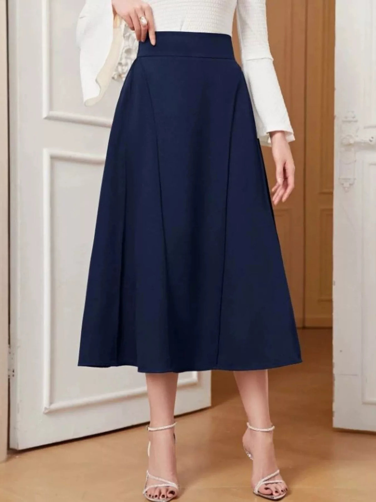 Midi skirt waist detail view