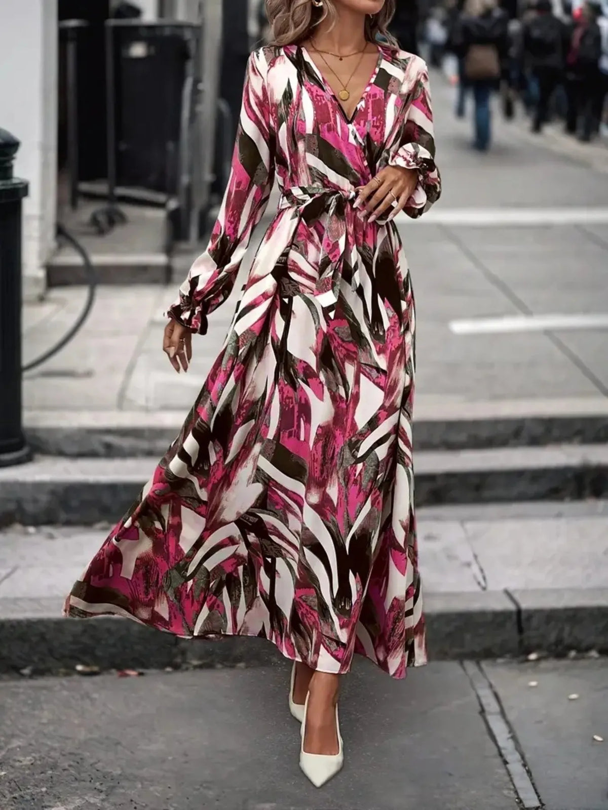 Printed surplice dress waist tie detail