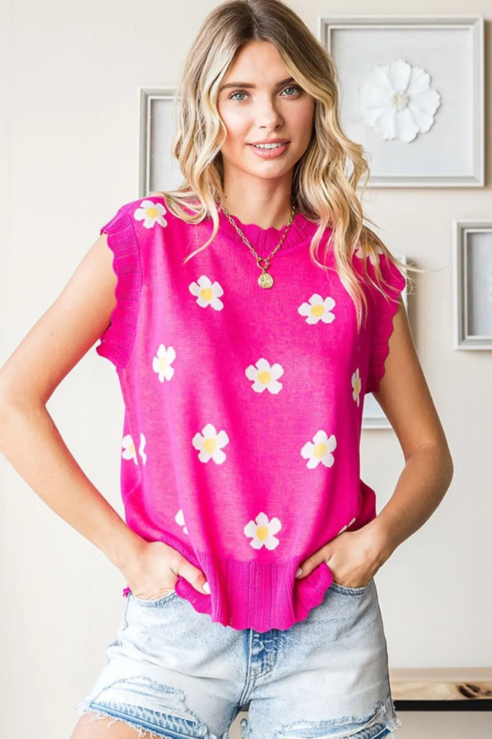 Floral Round Neck Sweater Vest detail