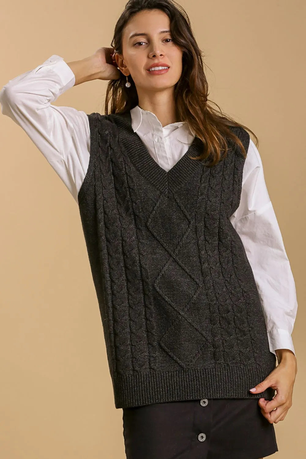 Cable Knit V Neck Sweater Vest Plus Size in Black