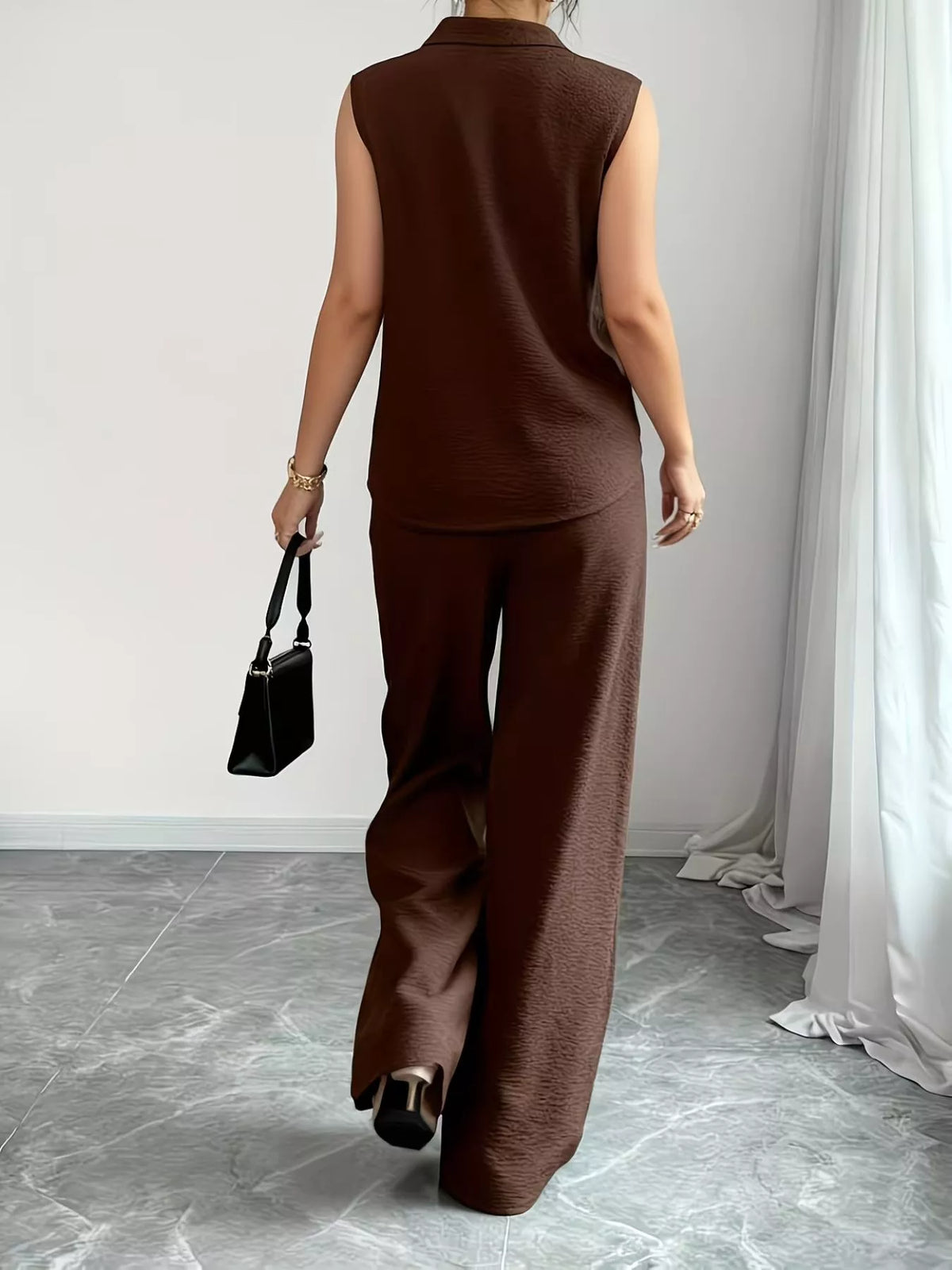 Coordinated sleeveless set front view