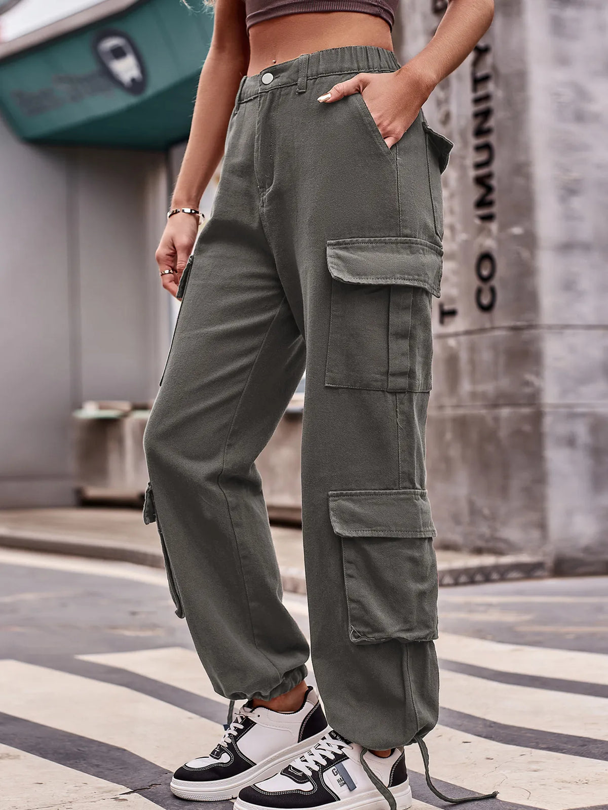 Wide leg cargo jeans back detail