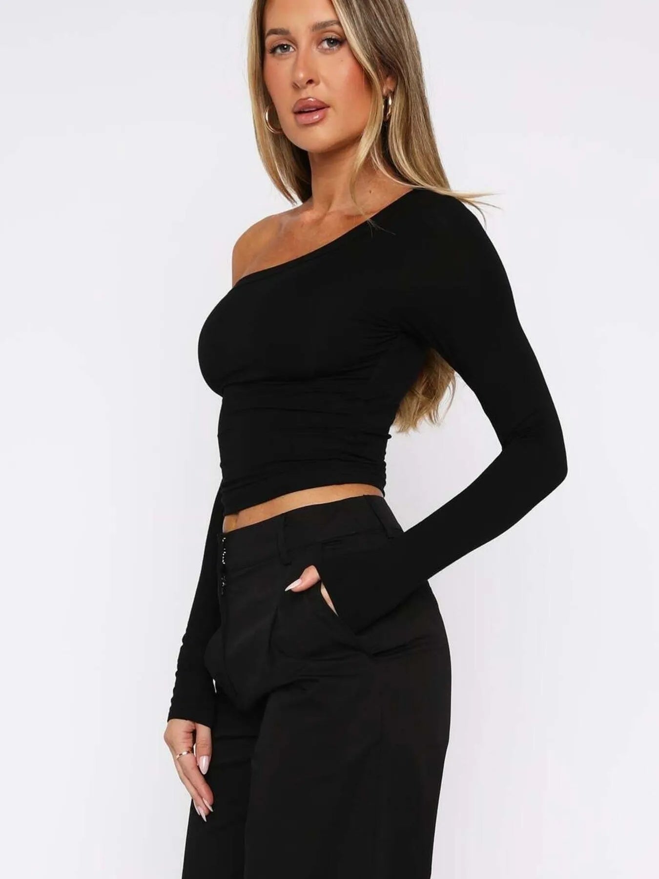 One Shoulder Long Sleeve Crop T-Shirt - Fashorio