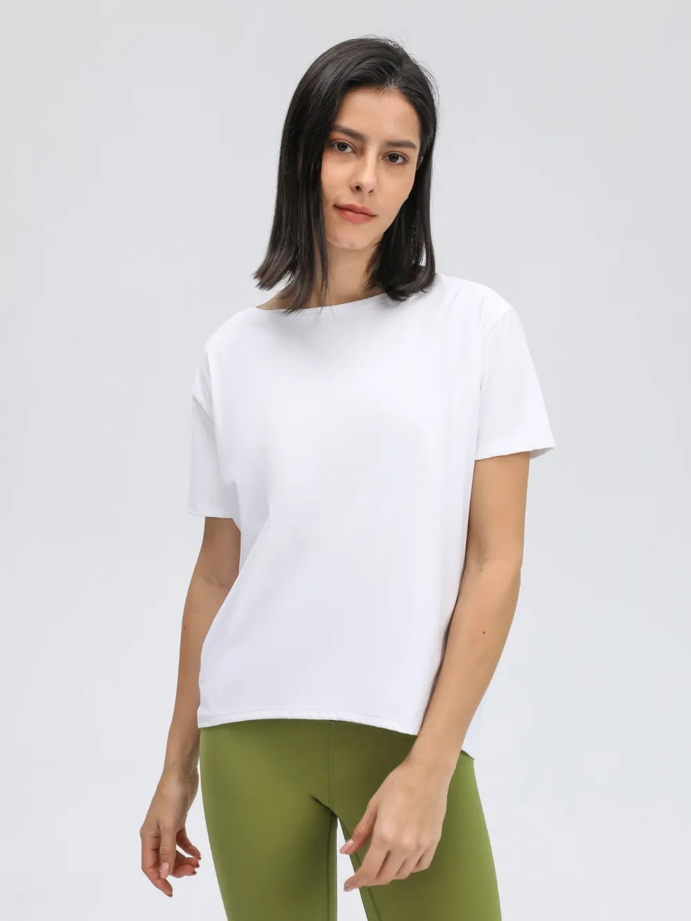 Round neck short sleeve active t-shirt back detail
