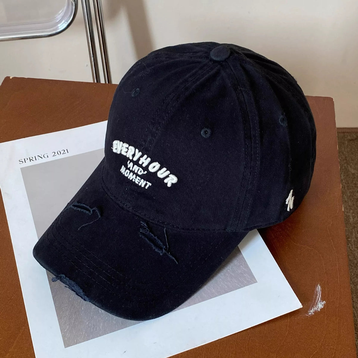 Baseball cap shown in an alternate colourway