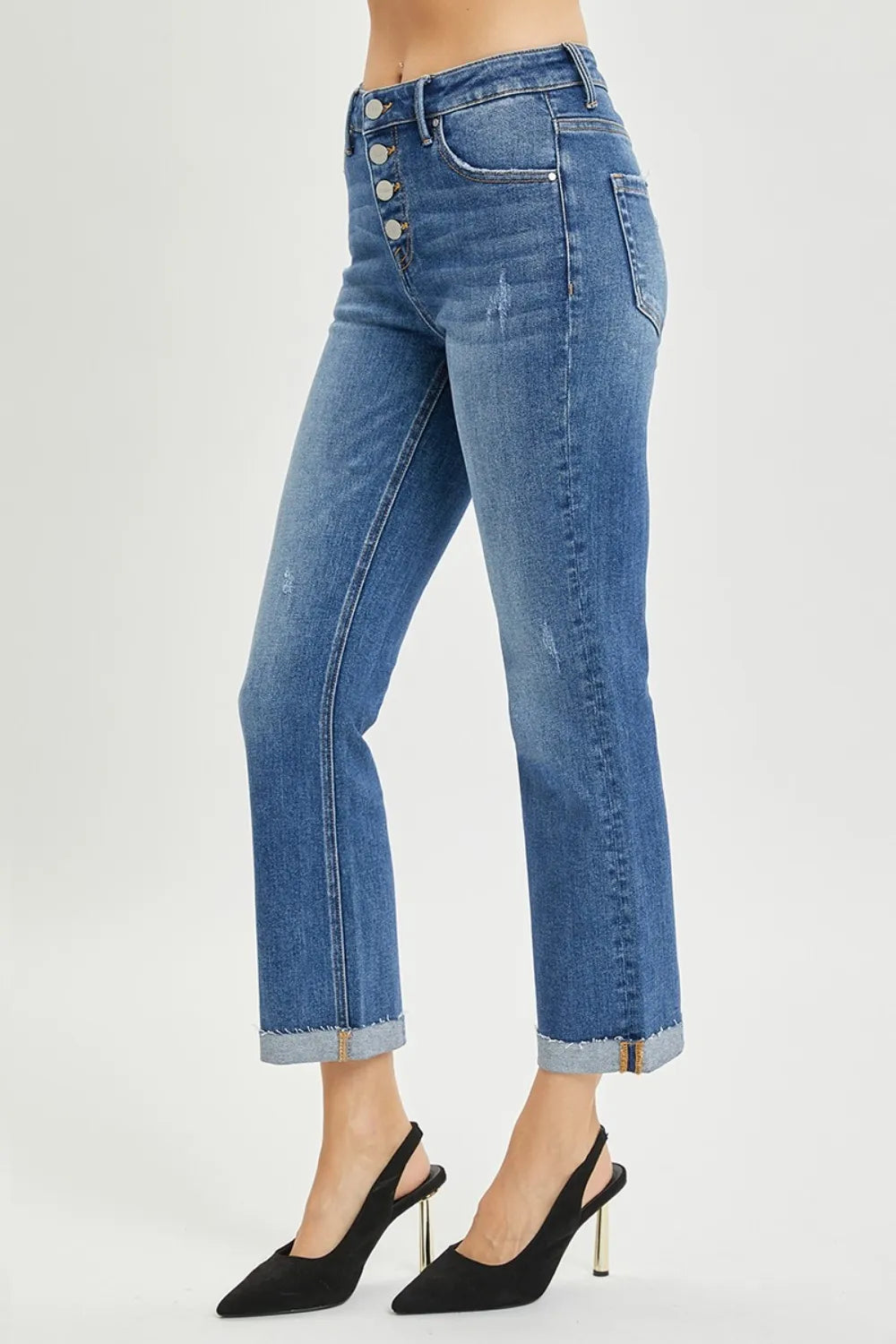 Bootcut leg shape on cropped jeans