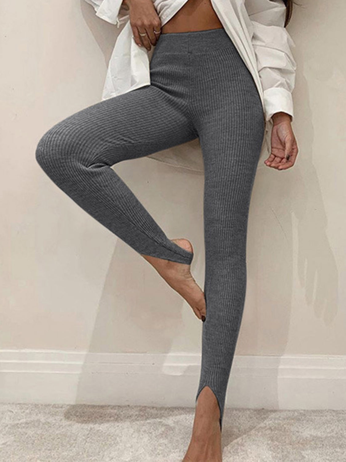 Ribbed leggings in charcoal