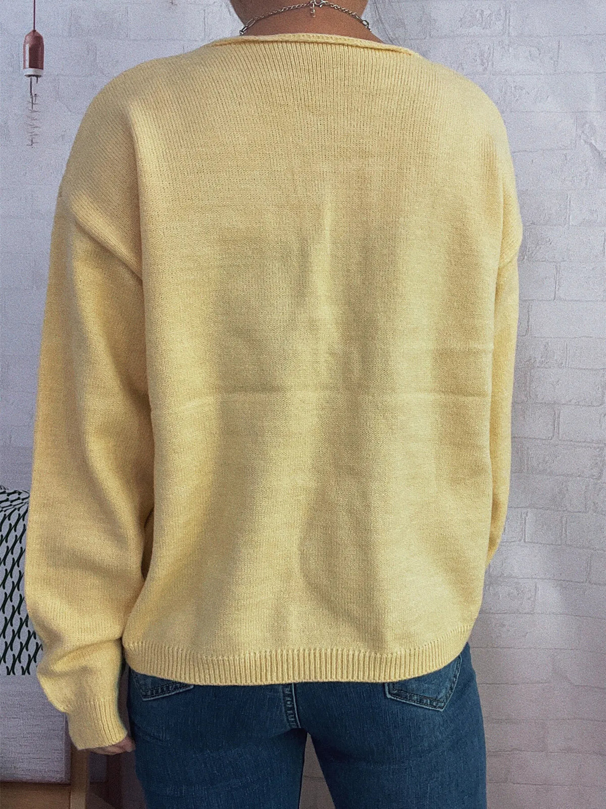 Tie front drop shoulder cardigan, neckline close up