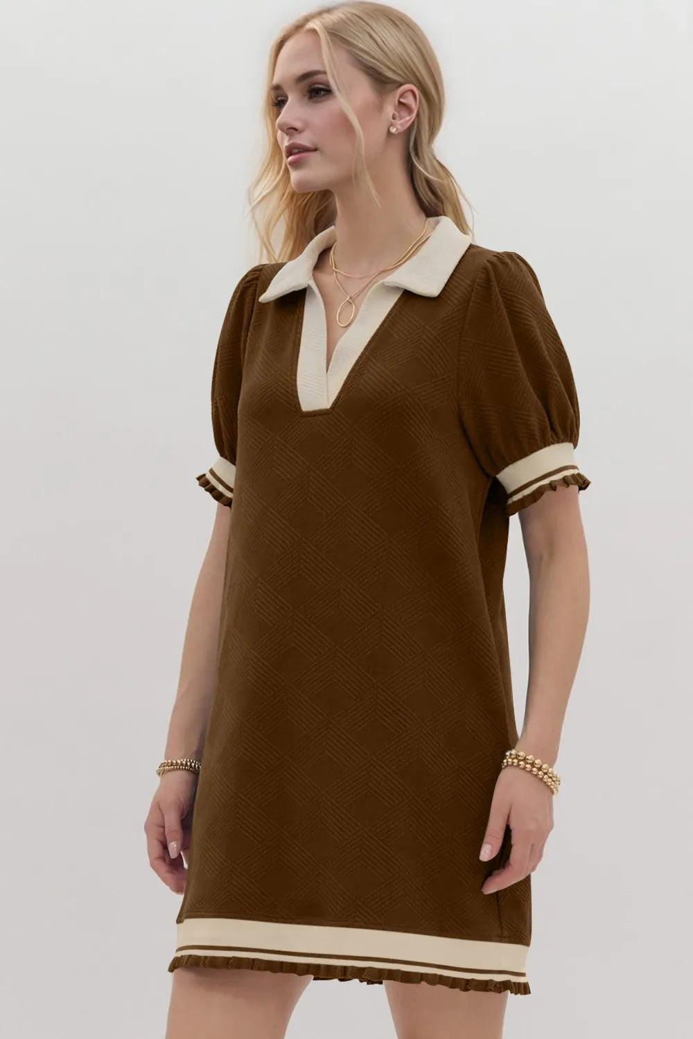 Contrast trim dress collar close up
