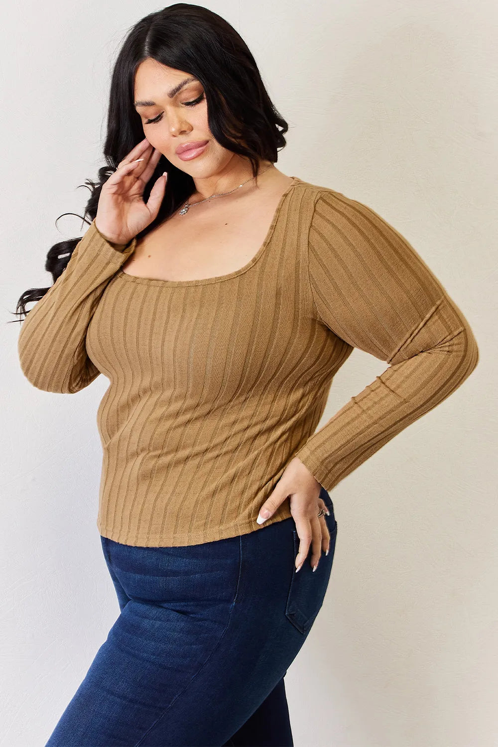 Ribbed tee neckline detail