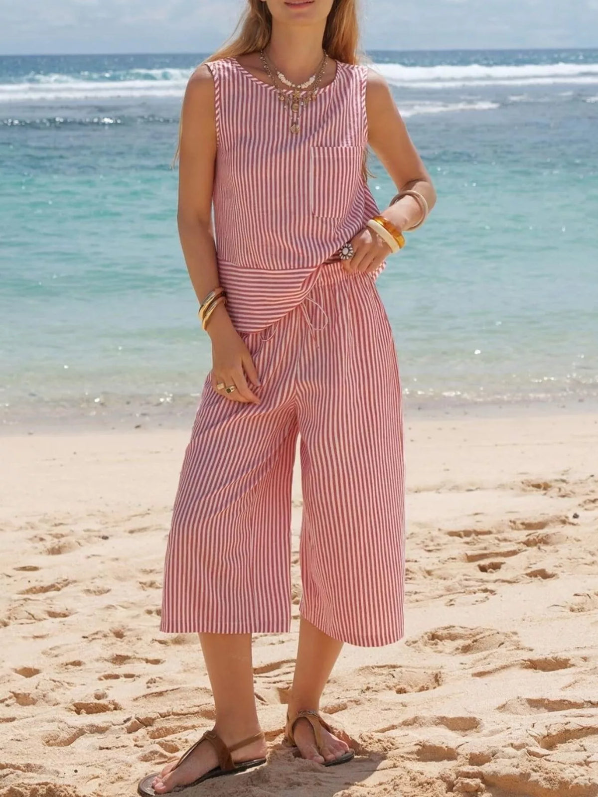 Striped two piece set sleeveless top detail