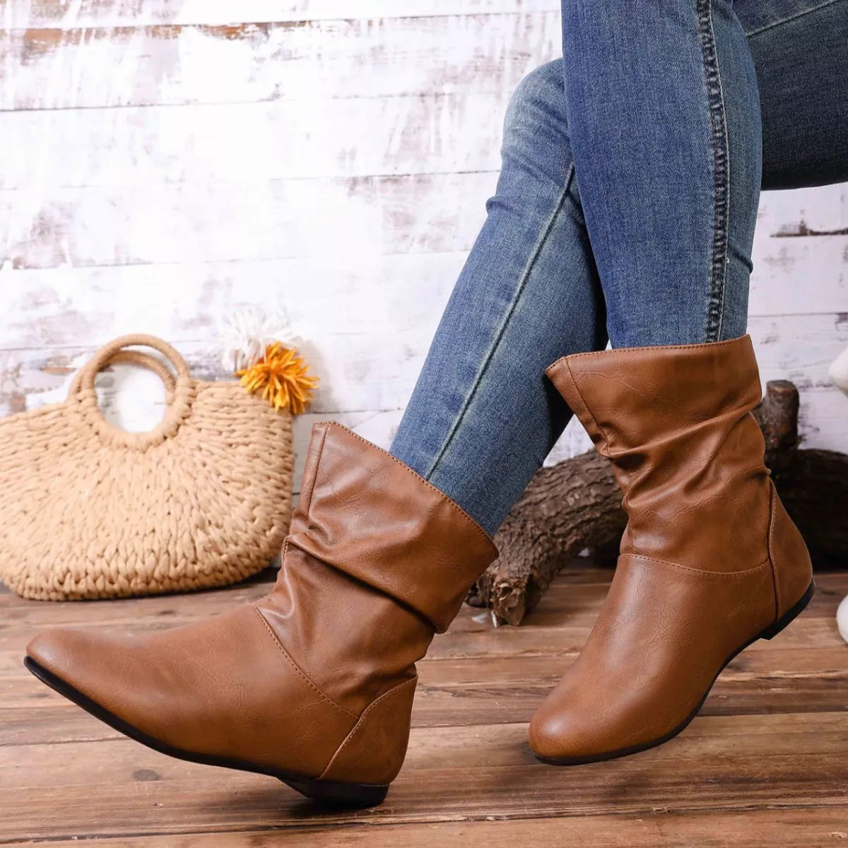 Flat Ankle Boots with Wrinkled Design upper detail