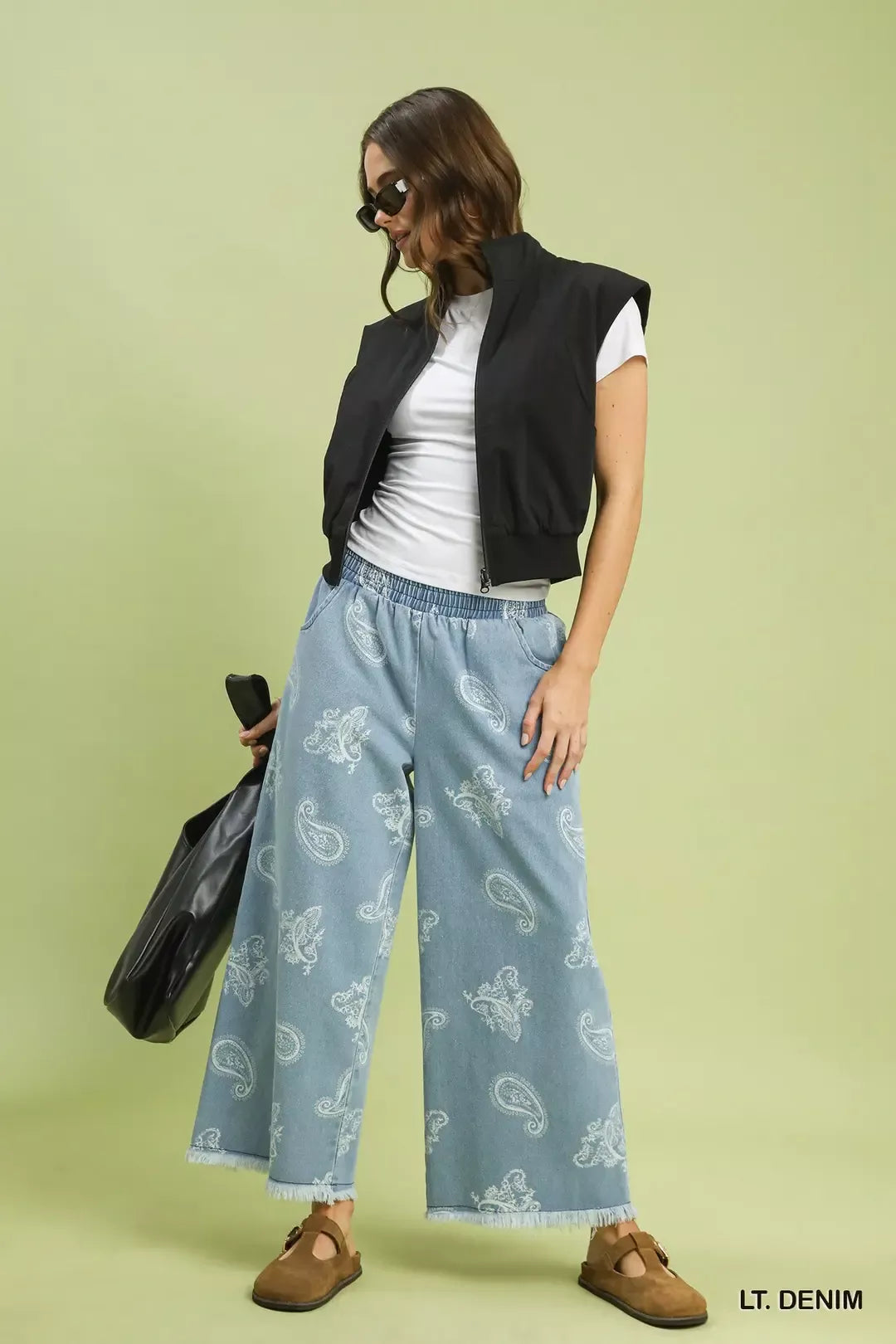 Light wash paisley wide leg denim pants full length styling