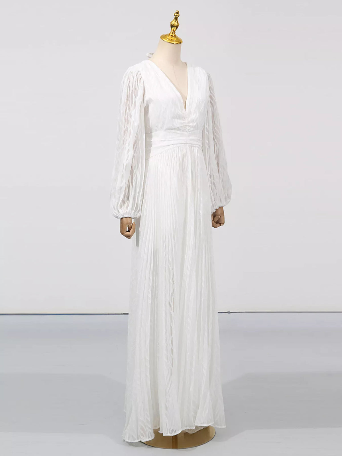 V neck long sleeve maxi dress fabric detail