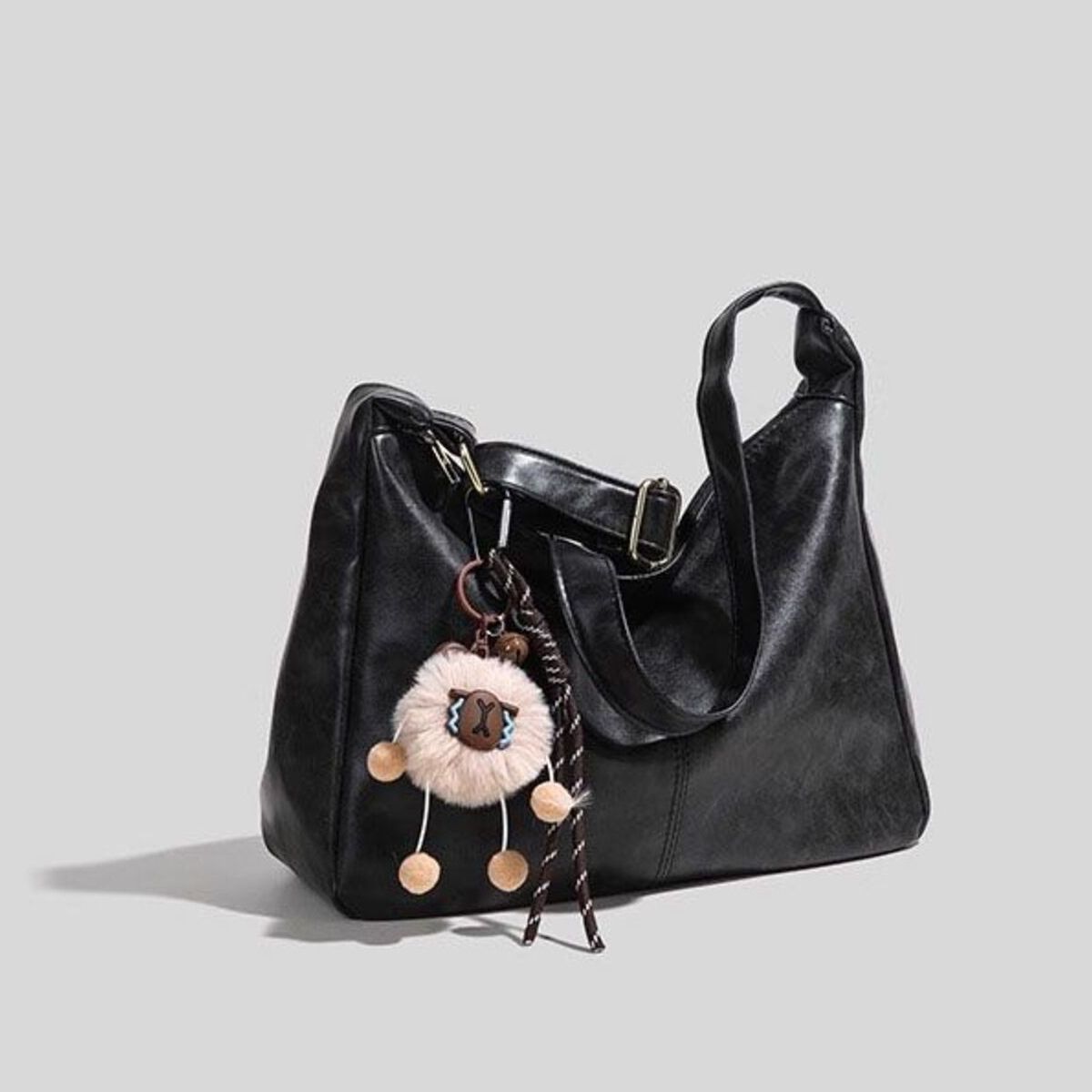 Leather hobo bag side profile