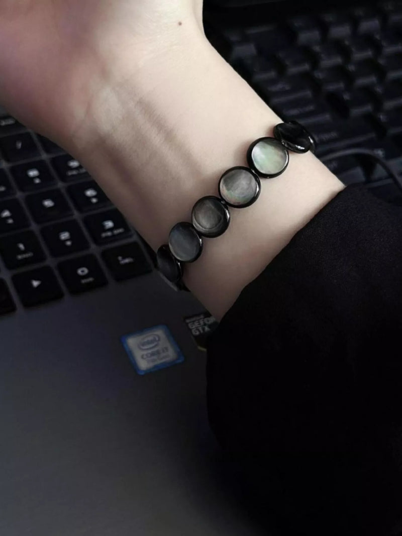 Shell beaded elastic bracelet, front view
