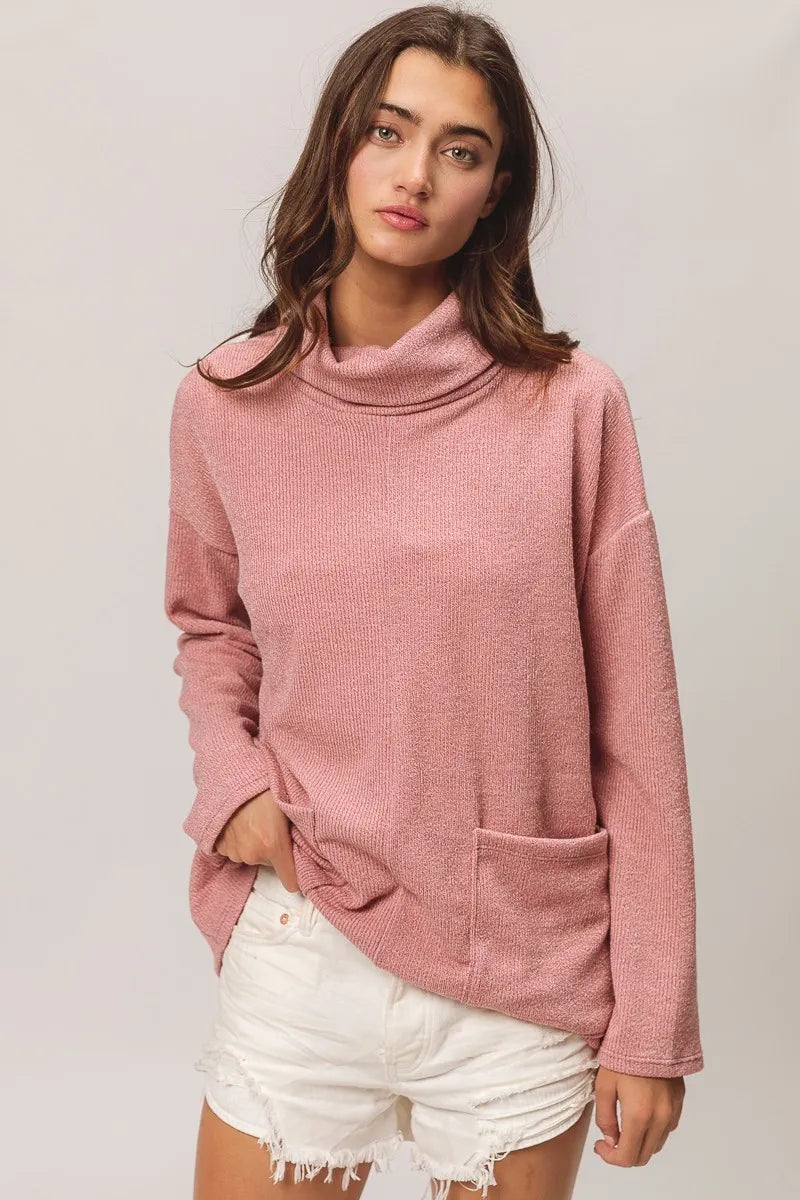 Ribbed Double Pocket Turtleneck Sweater in Mauve detail