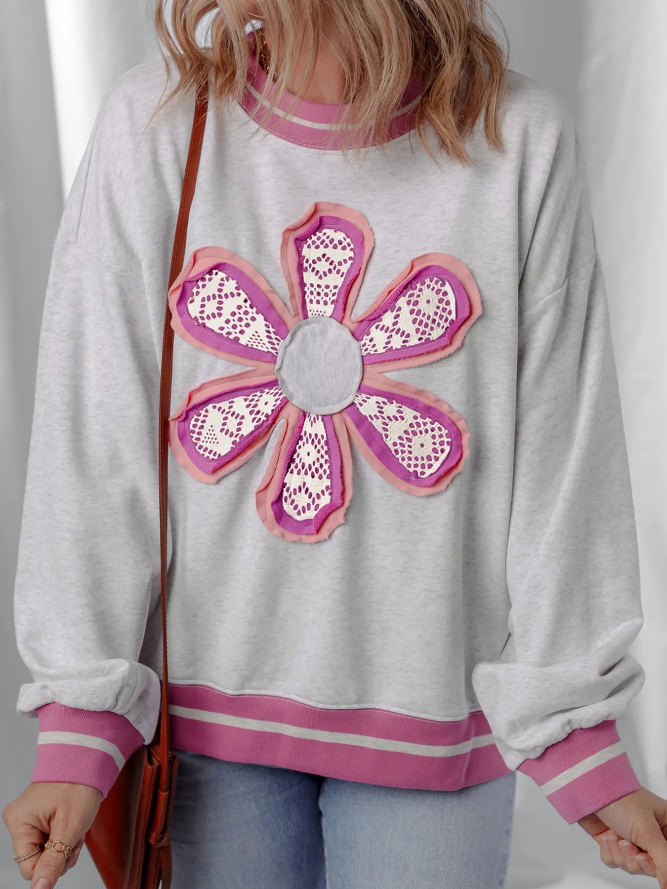 Flower Patch Contrast Trim Crew Neck Sweatshirt - Fashorio