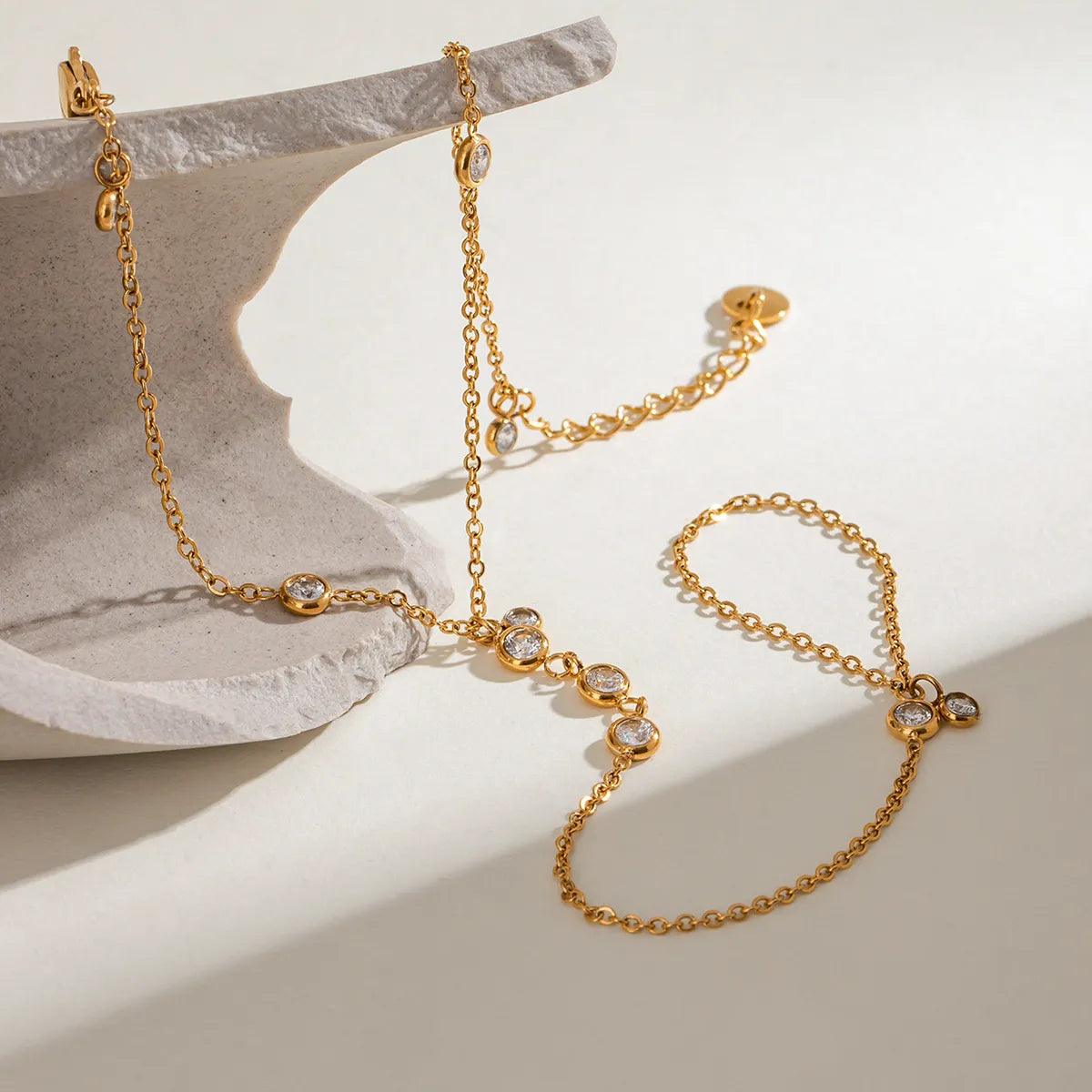 18K Gold-Plated Inlaid Rhinestone Chain Bracelet - Fashorio