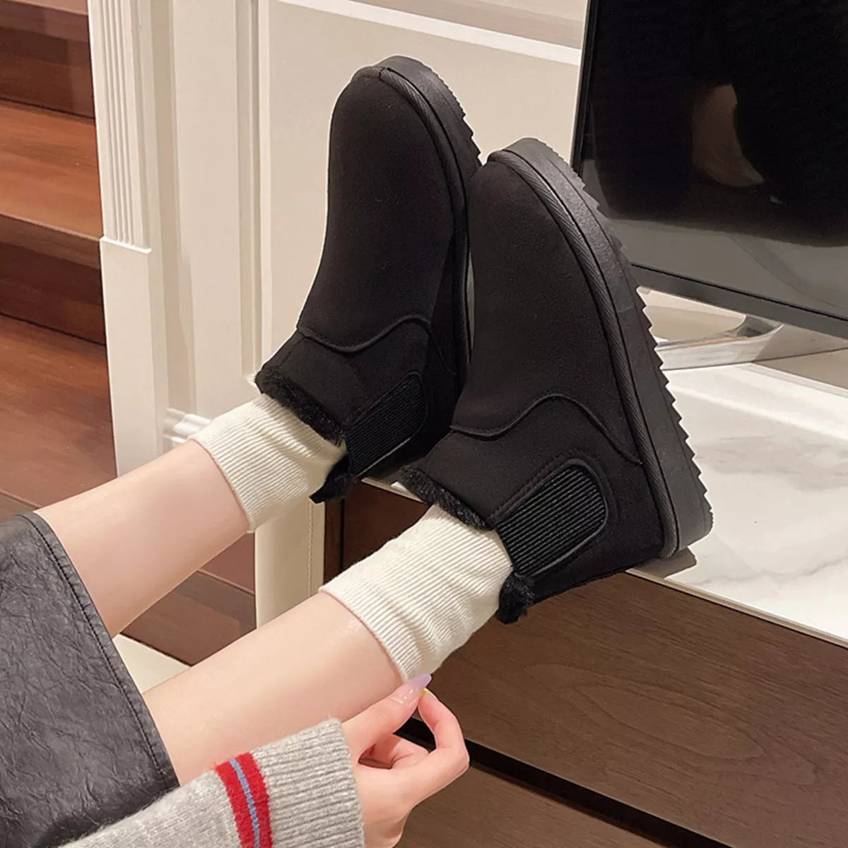 Round toe platform boots front view