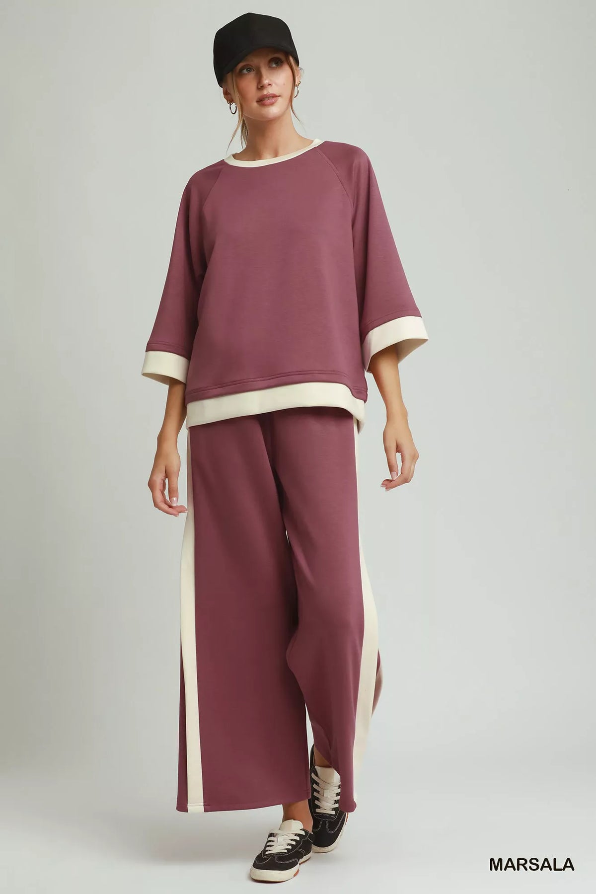 Umgee marsala colorblock raglan sleeve top detail view