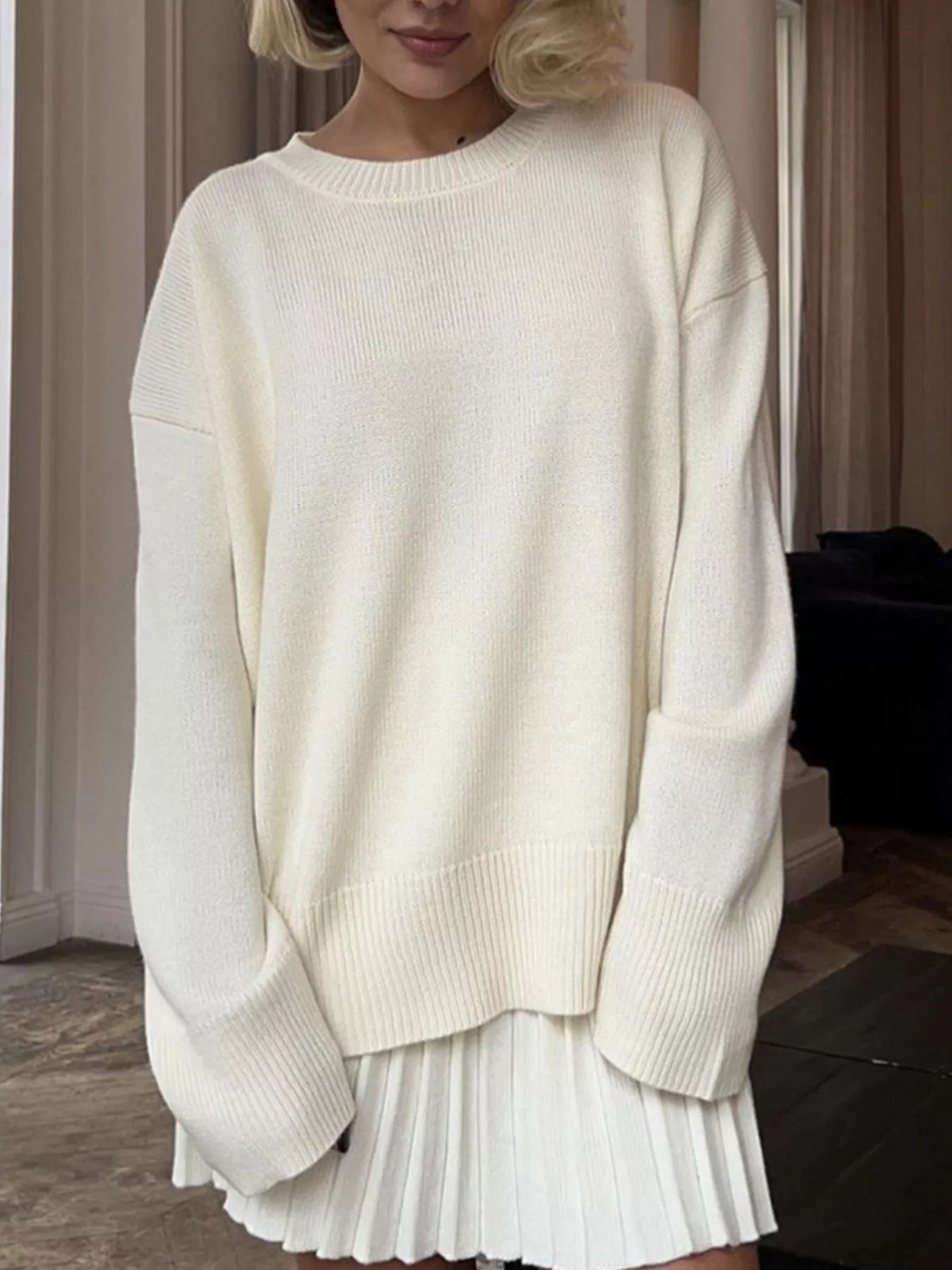 Round neck knit top detail