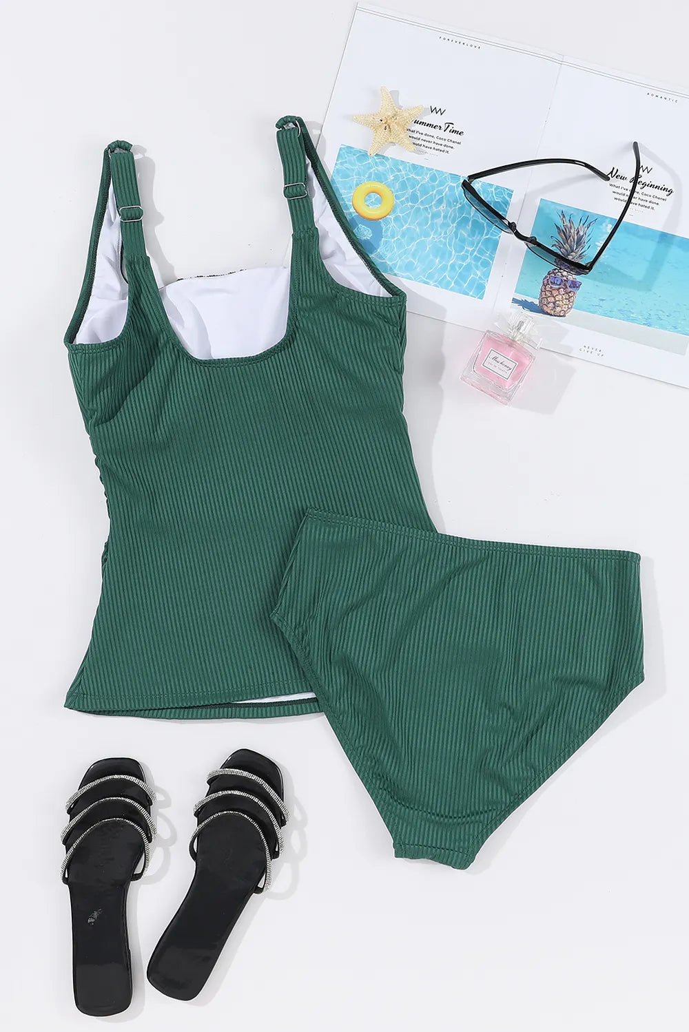 Square neckline tankini top detail