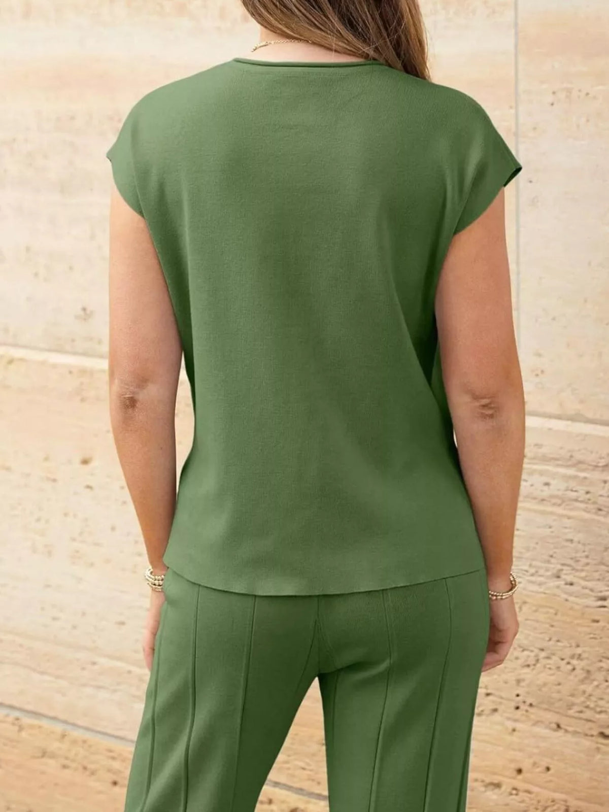 Coordinated knit set back styling
