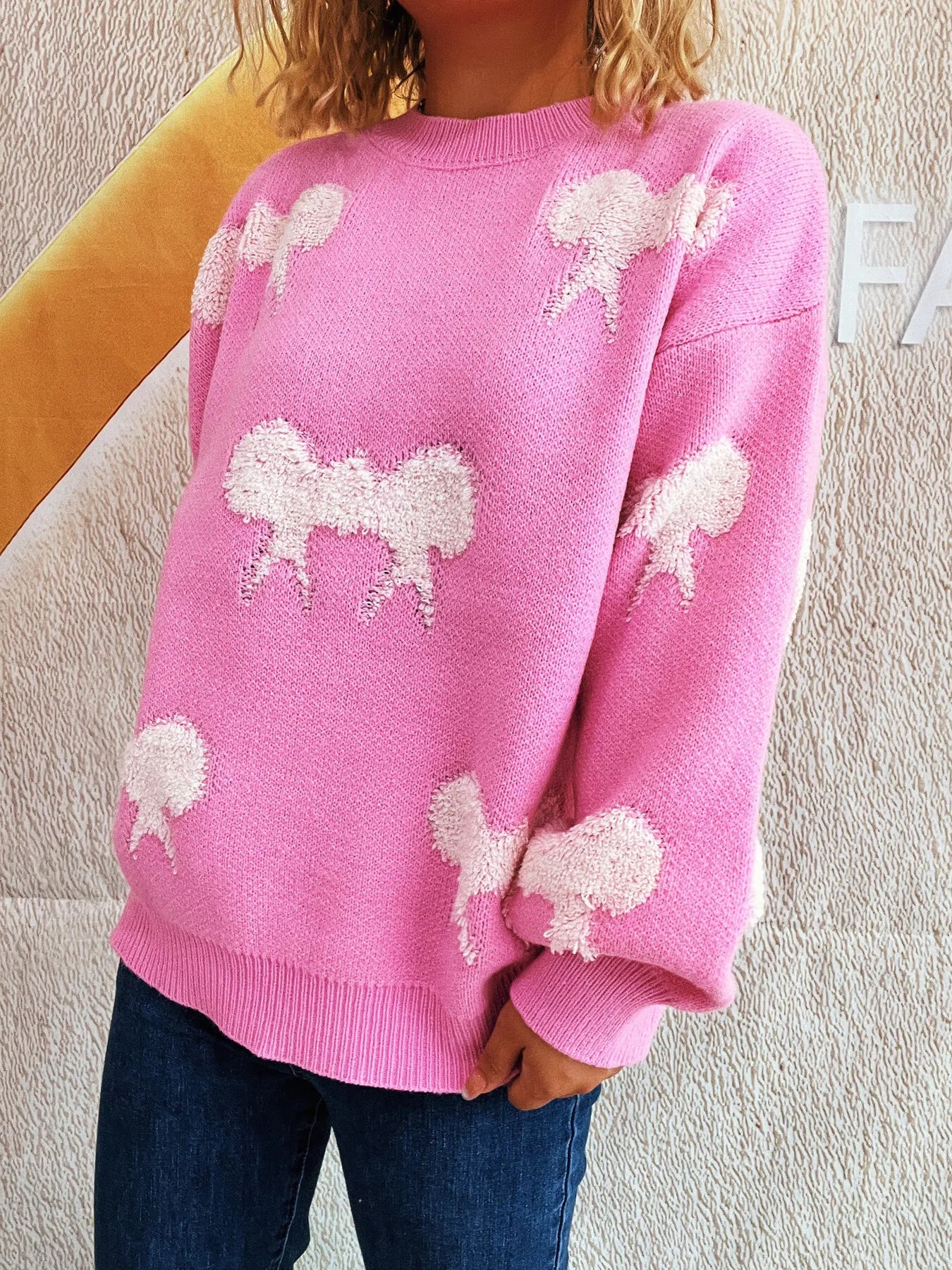 Bow Pattern Round Neck Sweater - Fashorio