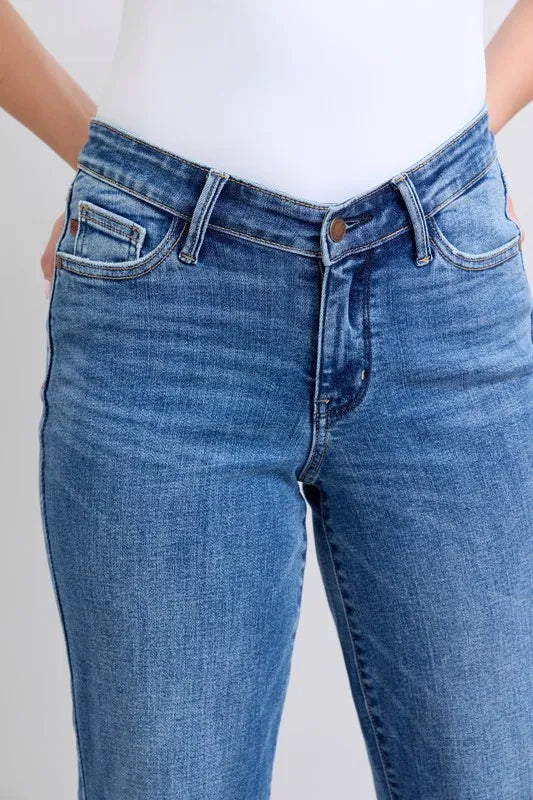 Judy Blue Full Size High Waist V-Front Vintage Wash Straight Jeans Plus Size - Fashorio