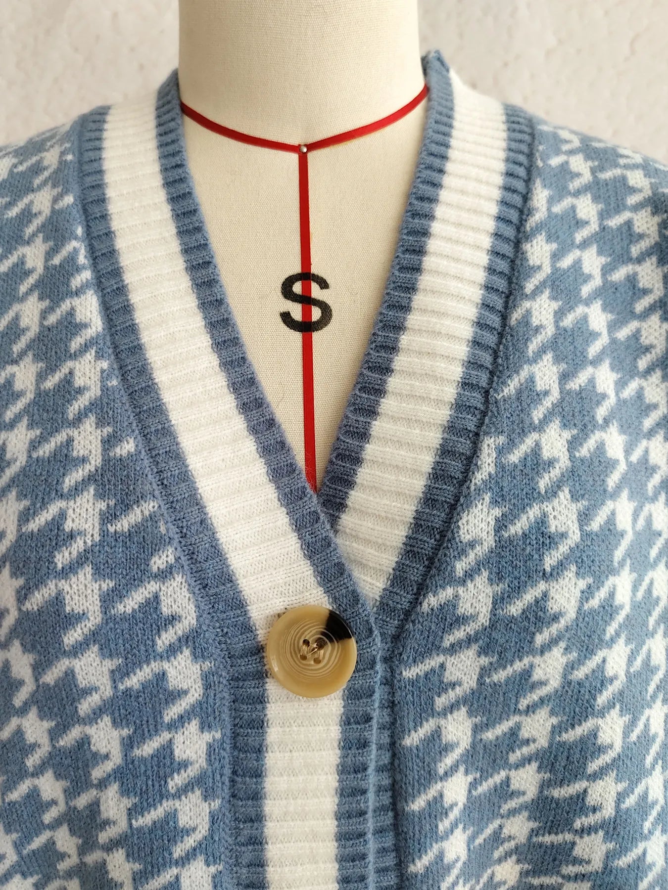 Houndstooth Pattern V-Neck Button-Up Cardigan - Fashorio