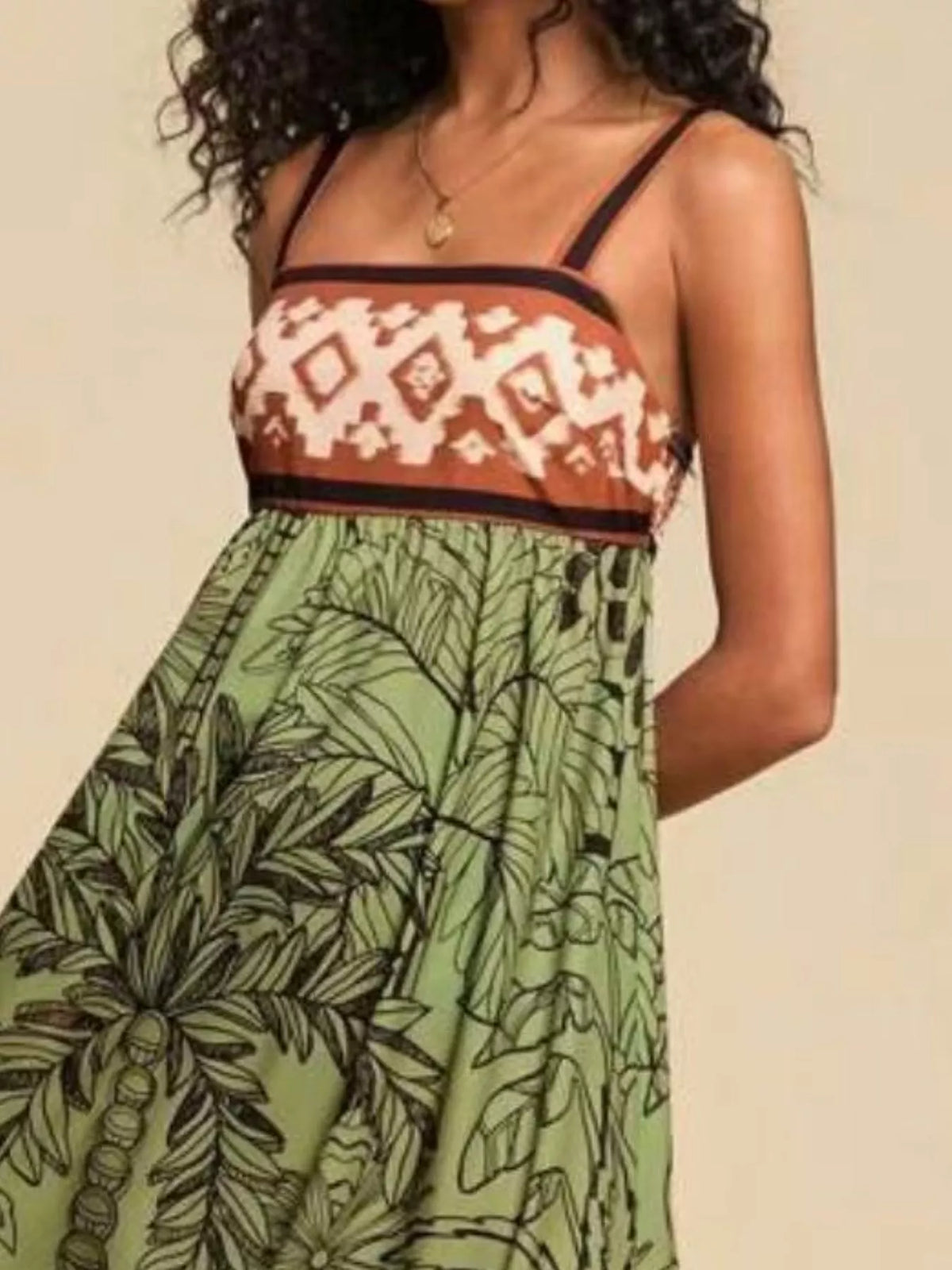 Maxi dress skirt movement detail