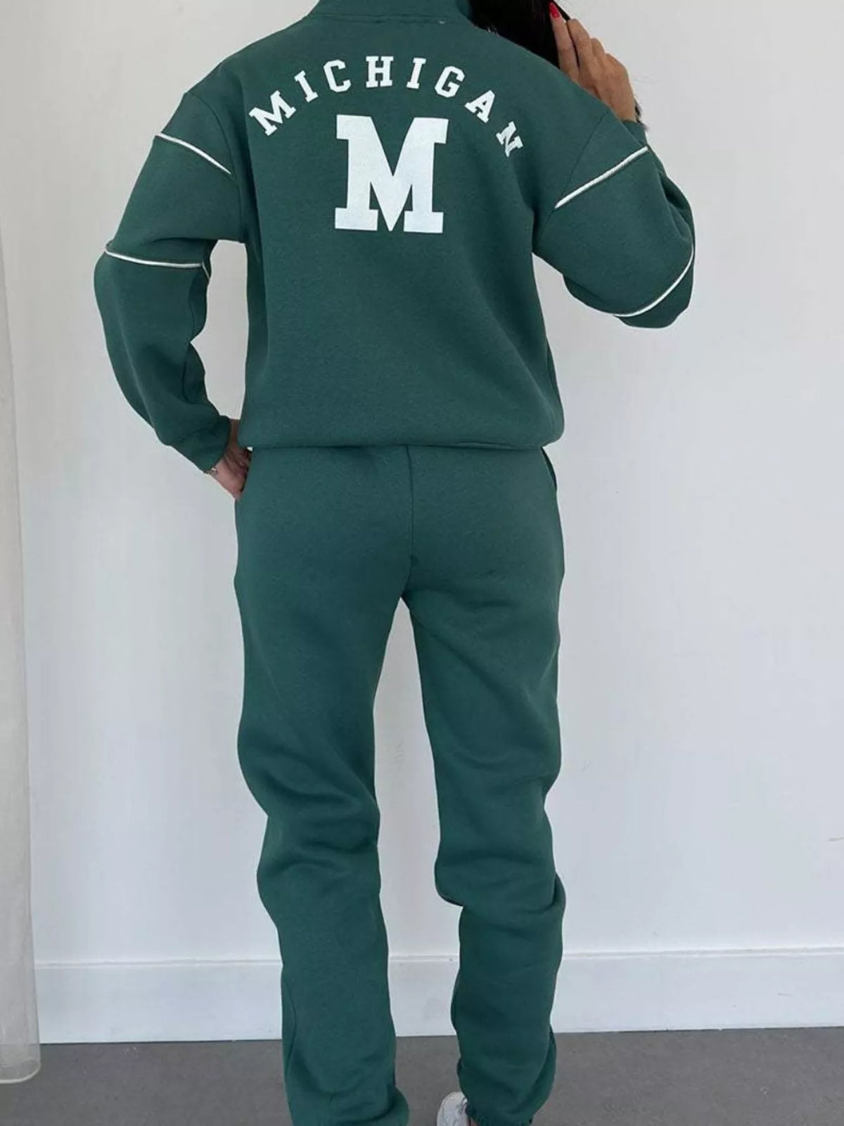 Striped set fit view