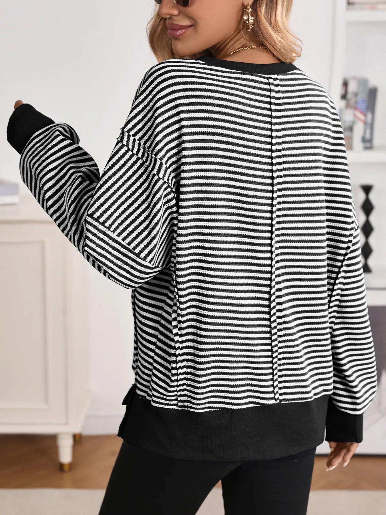 Exposed Seam Striped Contrast Sweatshirt - Fashorio