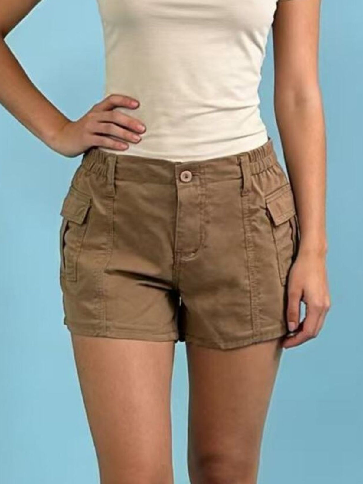 Casual shorts alternate color detail