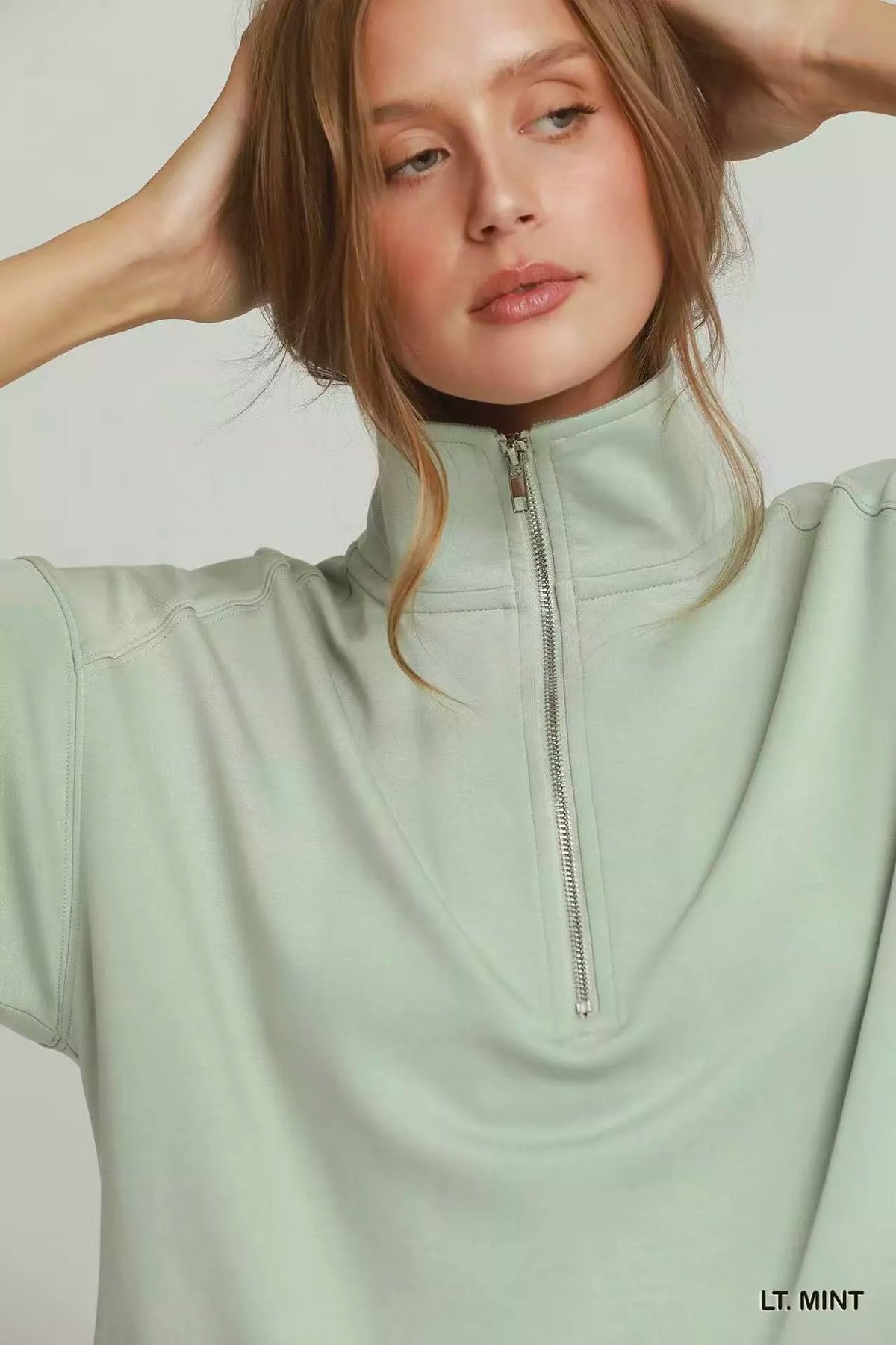 Half zip collar detail