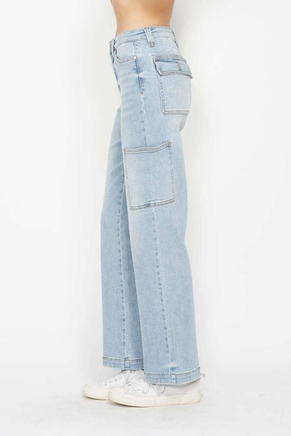 Detail of the high waistband and front pocket
