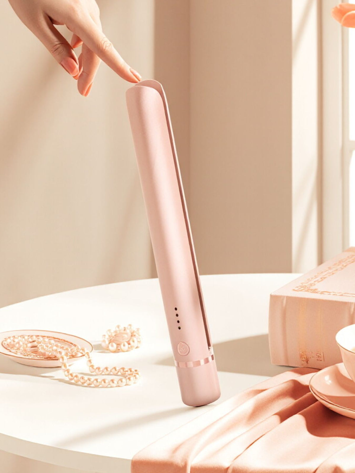 White ceramic hair straightener color