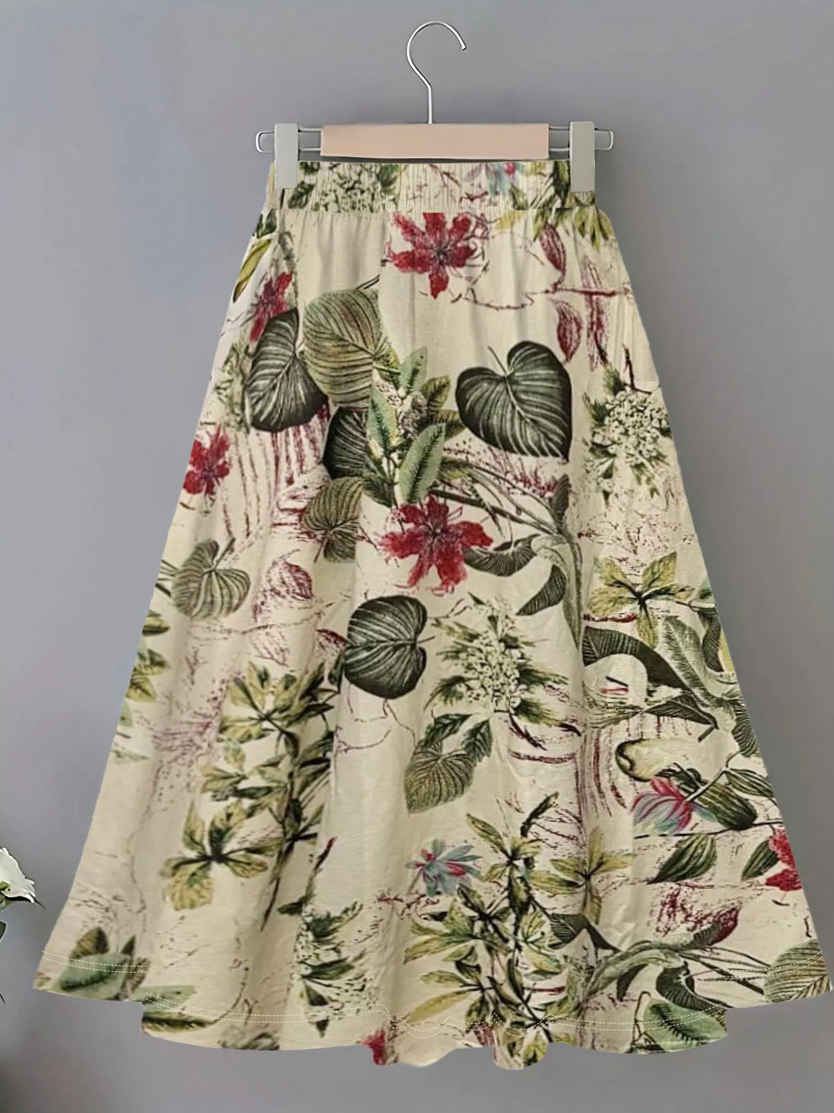 Back view of the elastic waist midi skirt
