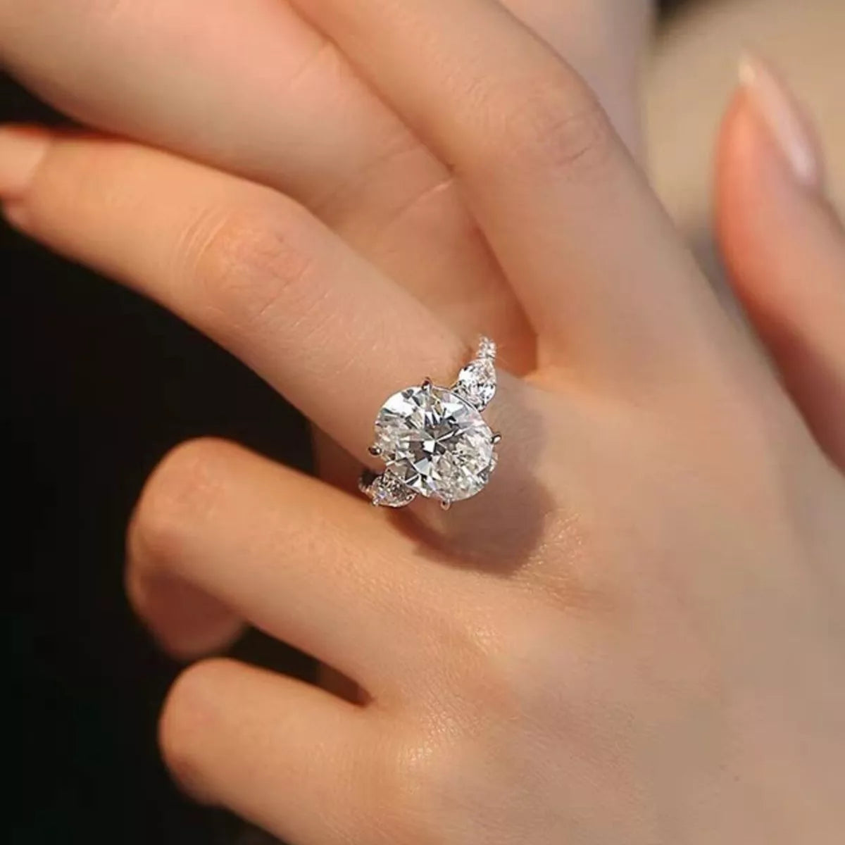 2 carat moissanite oval ring in 925 sterling silver