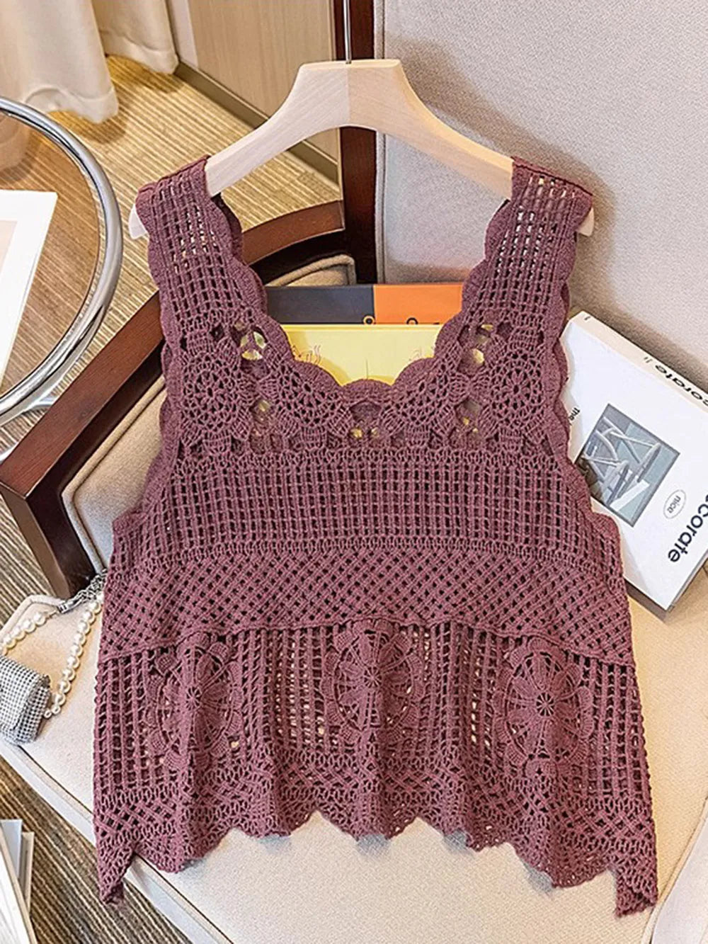 Knit tank top neckline detail