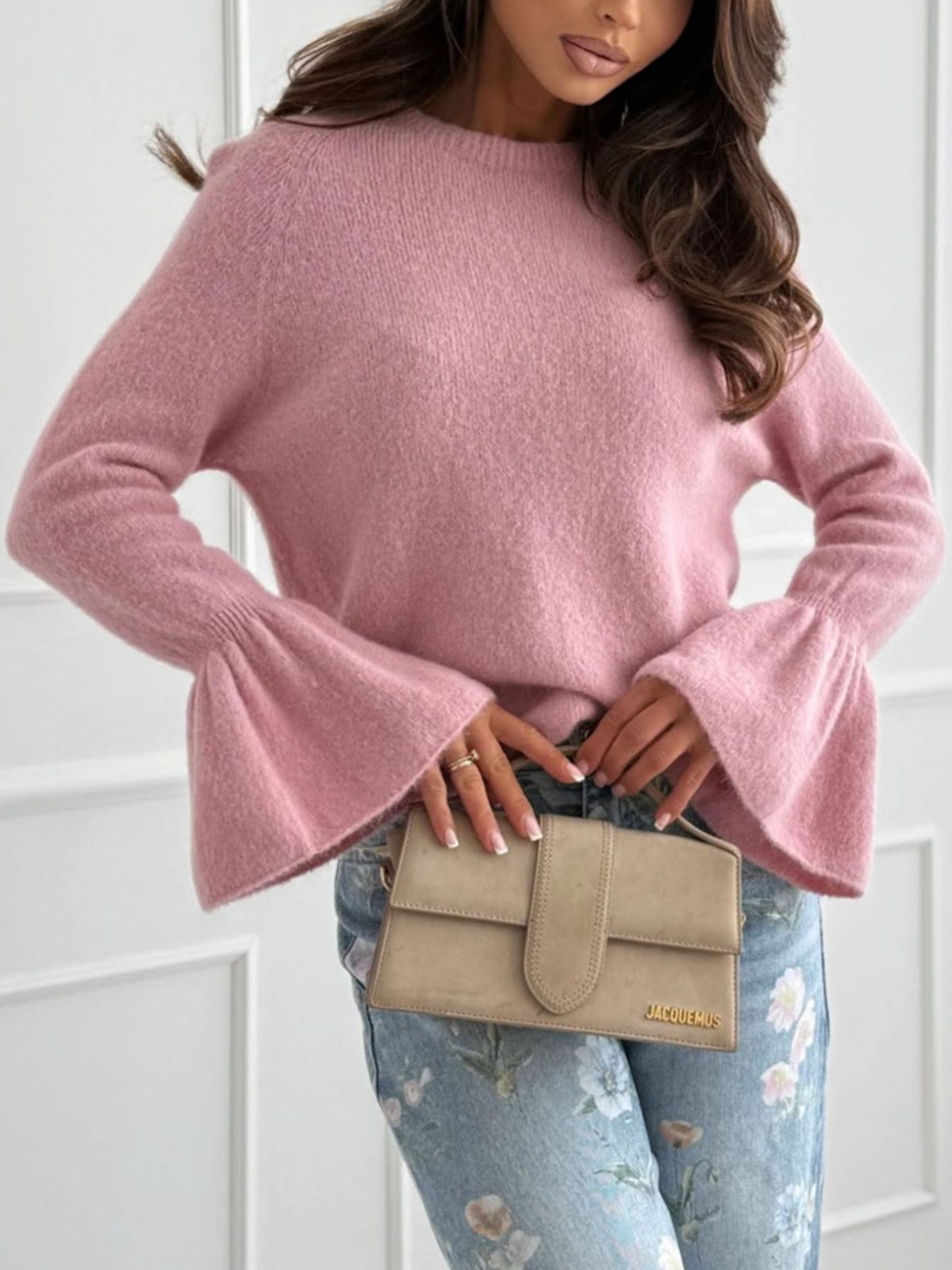 Feminine flounce sleeve pullover full look