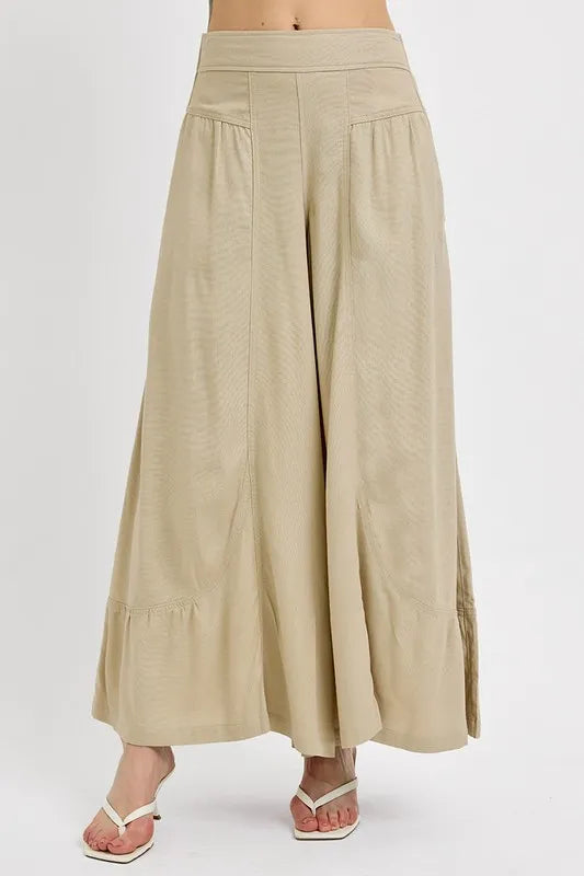 Shirring detail wide leg pants front view