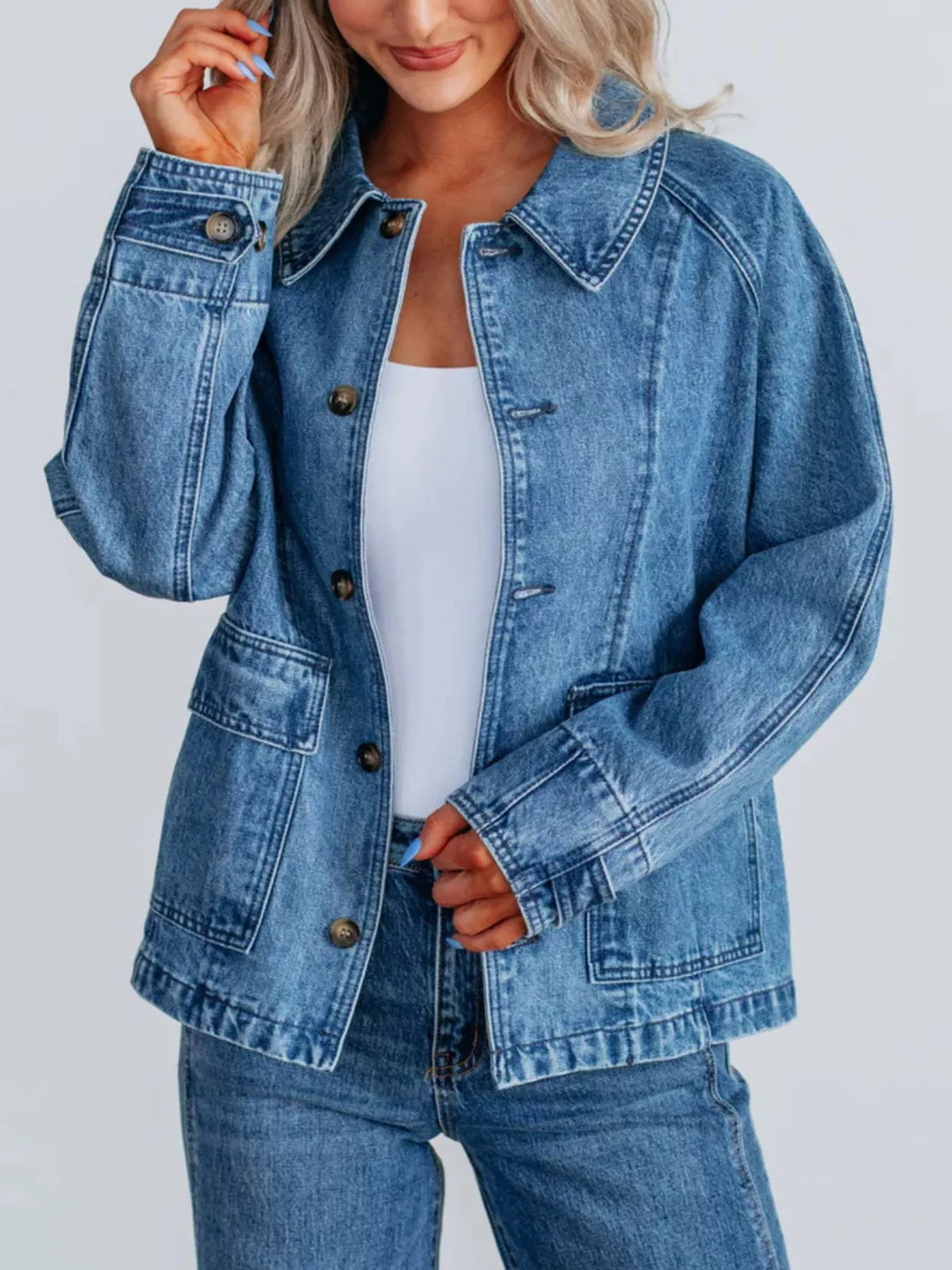 Raglan Sleeve Button Up Denim Jacket in Blue detail