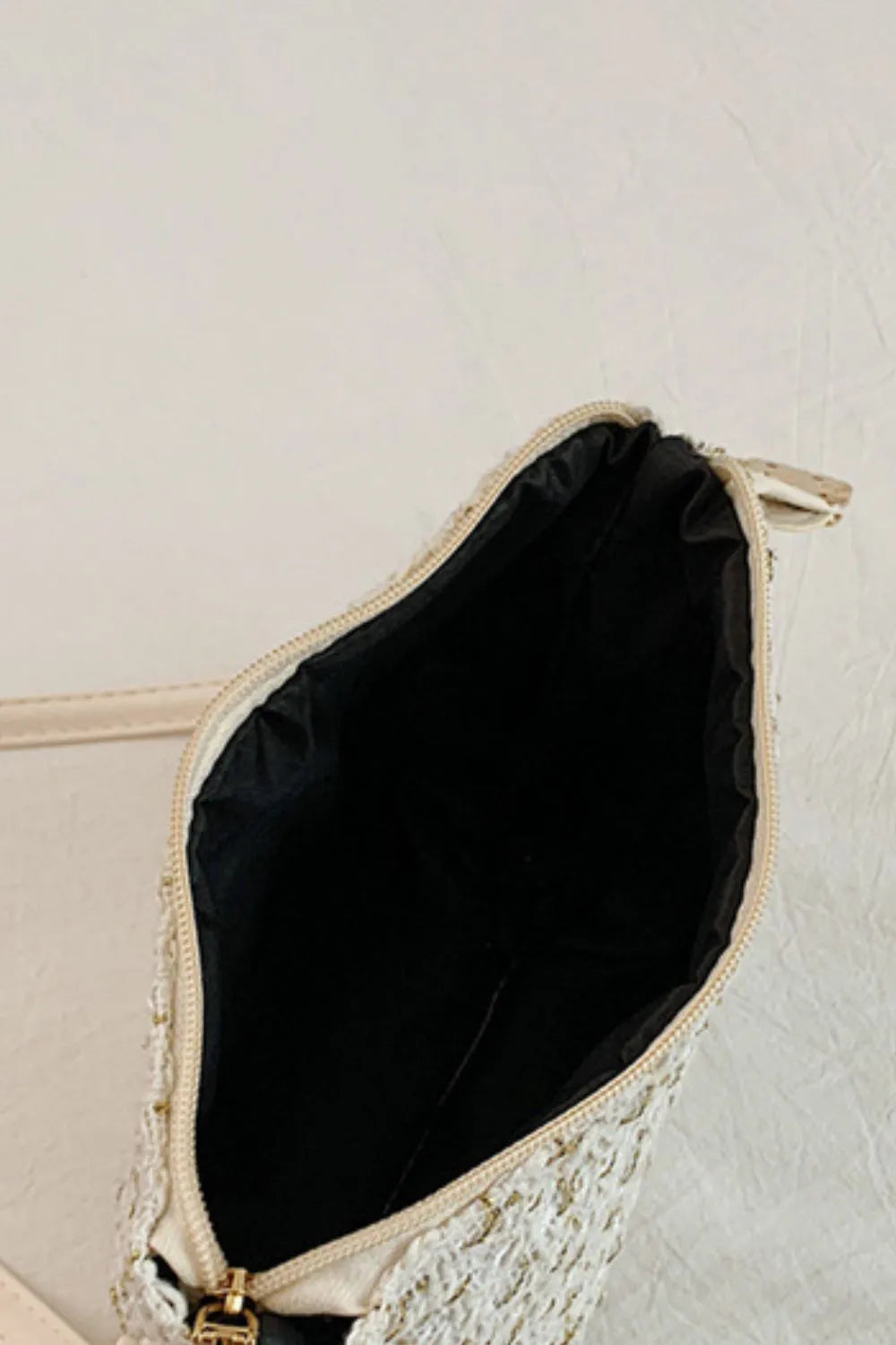Woven bag removable strap detail